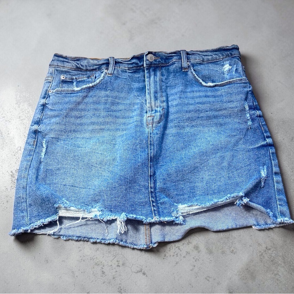 Kensie Jeans "The Skirt" | Vintage Luxe | Denim Mini Skirt | Distressed size 16